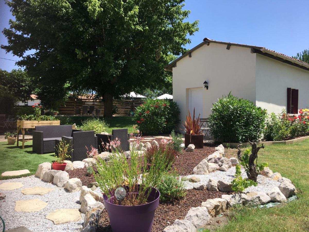 Domaine De La Vigne Acomodação com café da manhã Cadalen Exterior foto
