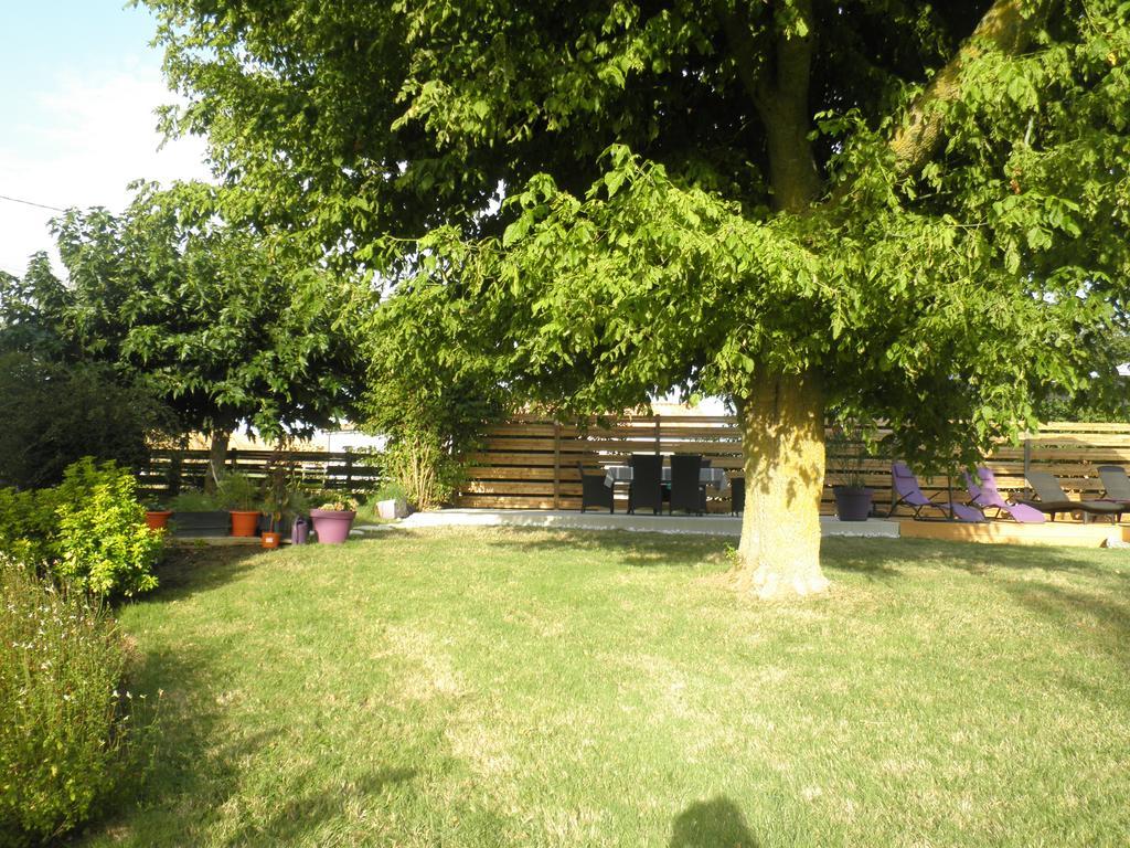 Domaine De La Vigne Acomodação com café da manhã Cadalen Exterior foto